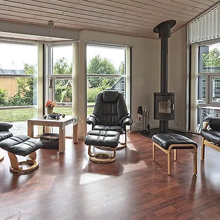 Three-bedroom Holiday In Hals