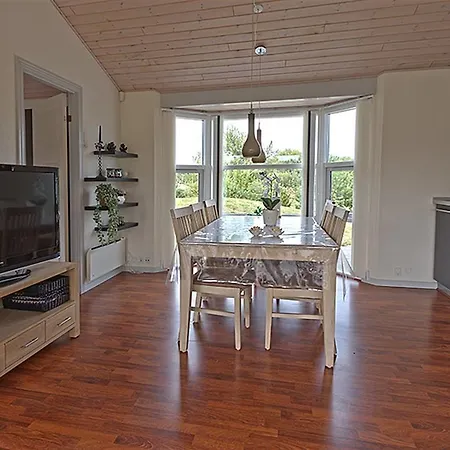 Three-bedroom Holiday In